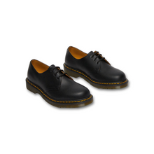 Load image into Gallery viewer, Dr. Martens 1461 Smooth Leather Oxford
